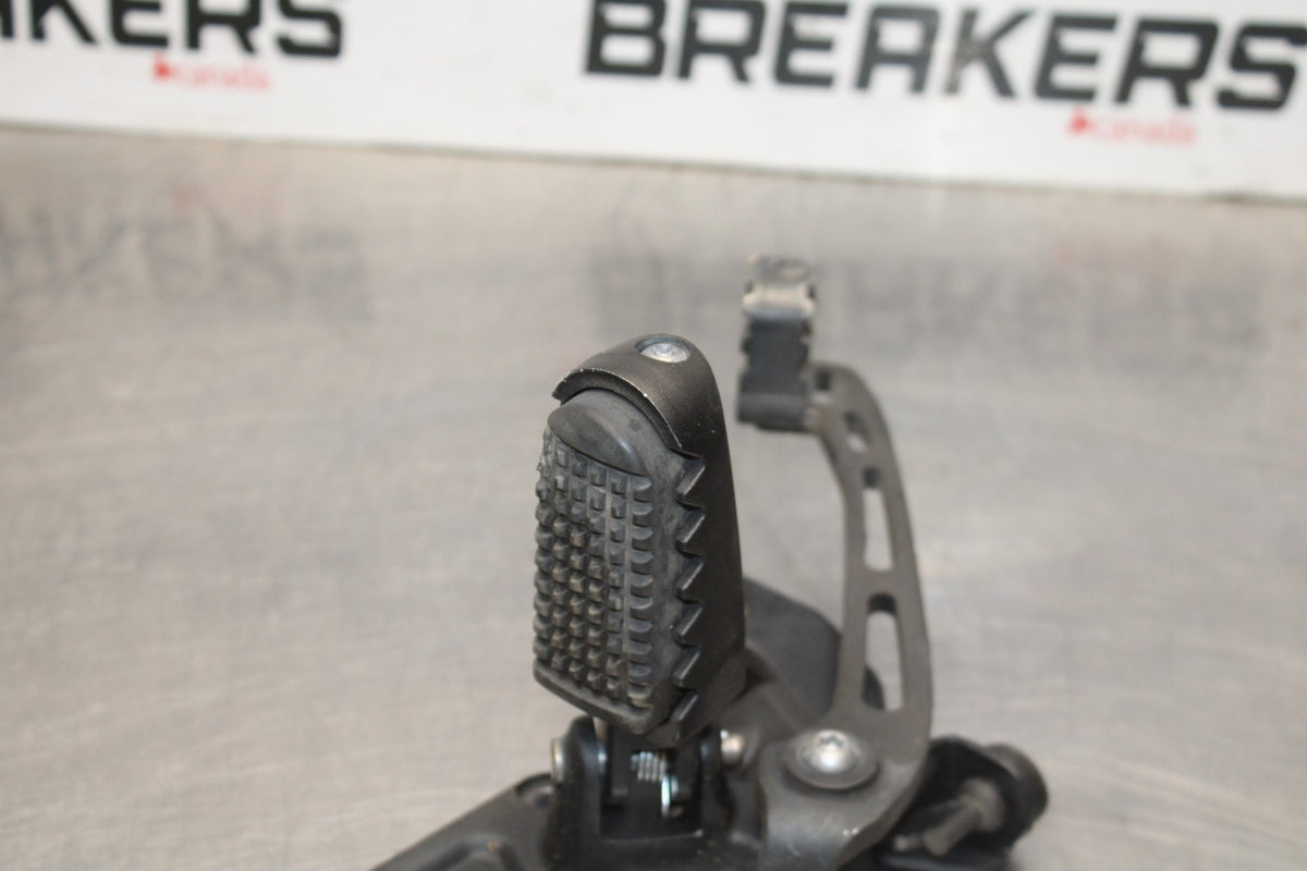 22 HARLEY-DAVIDSON PAN AMERICA 1250 RIGHT REARSET REAR SET DRIVER PEG REST BB910