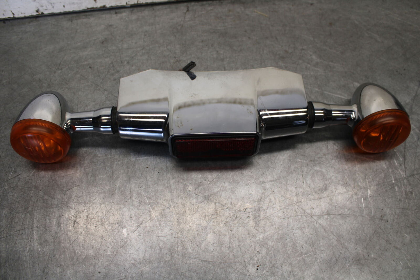 05-09 SUZUKI BOULEVARD C90 REAR BACK TURN SIGNAL BAR MOUNT BRACKET BB692