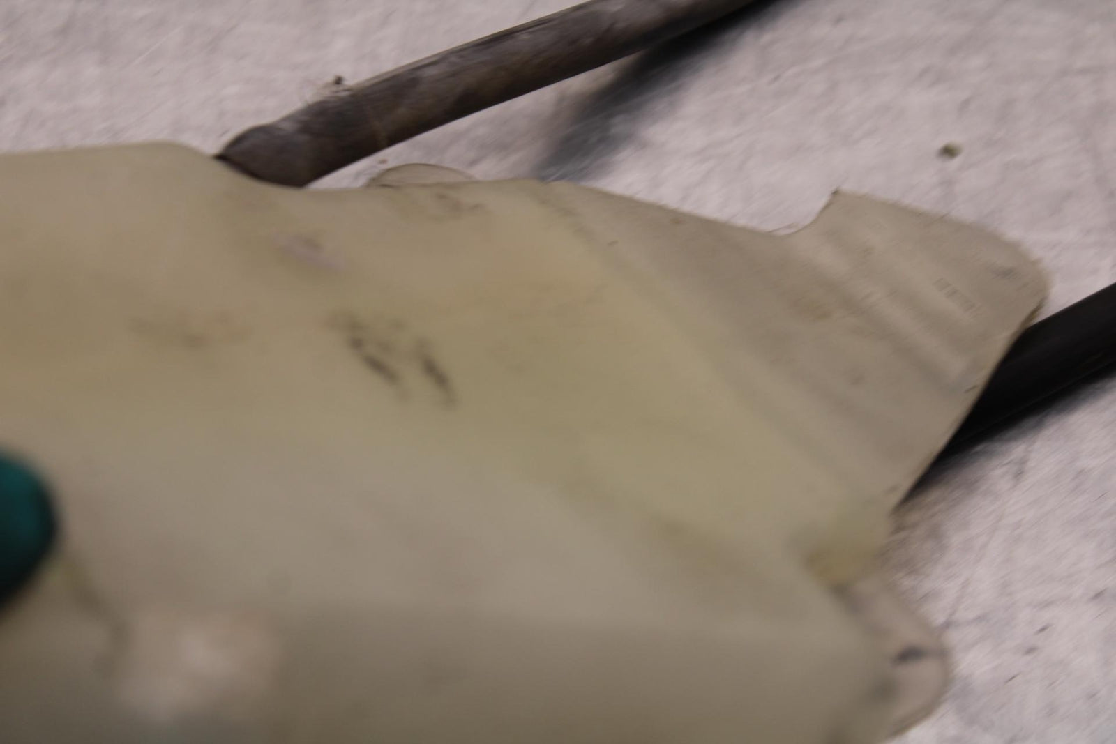 2005 Kawasaki Vulcan 1600 VN1600A COOLANT WATER TANK RESERVOIR BOTTLE BB574