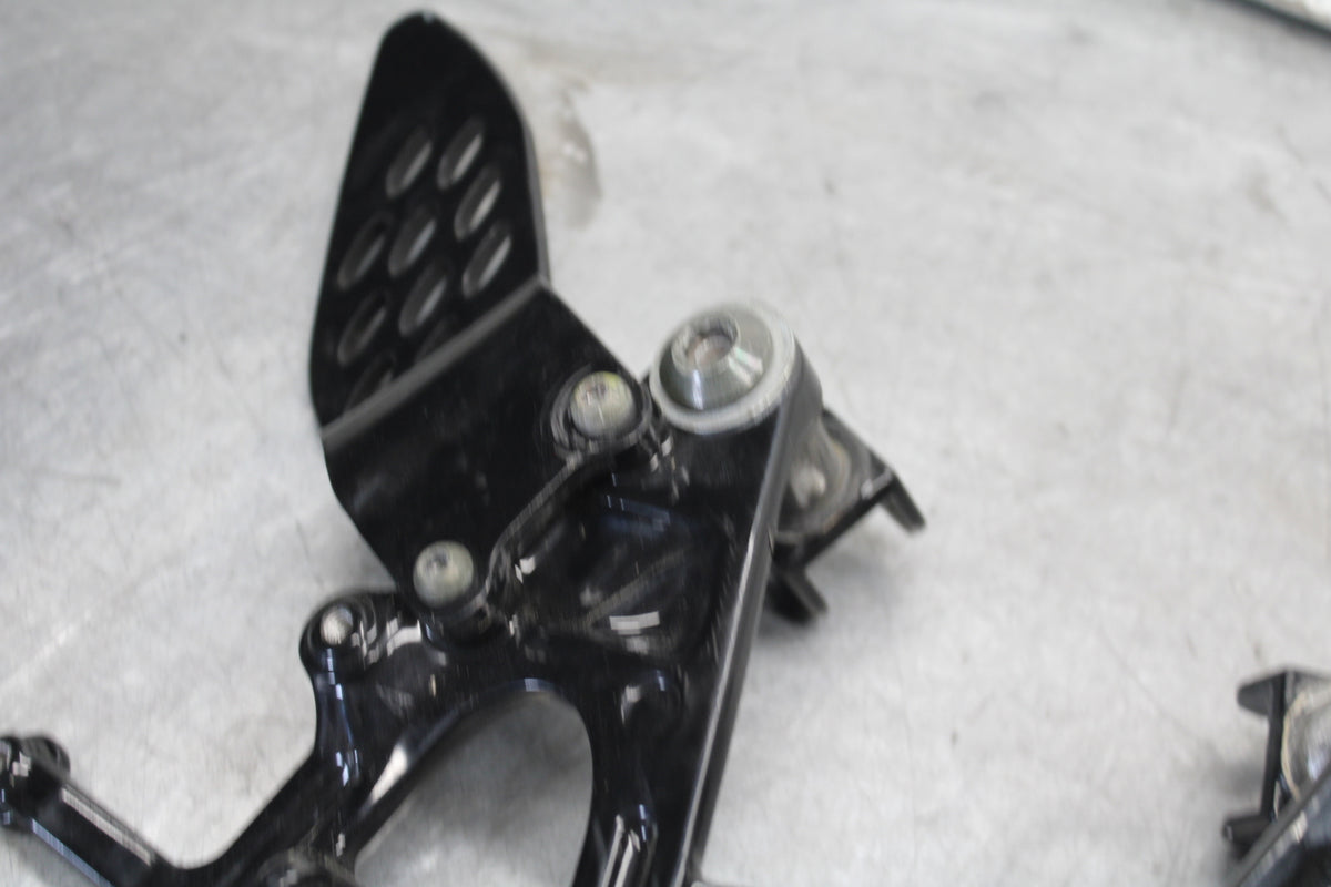 04-06 YAMAHA YZF R1 BLACK POWDER COATED LEFT RIGHT REARSET REAR SET BB659 