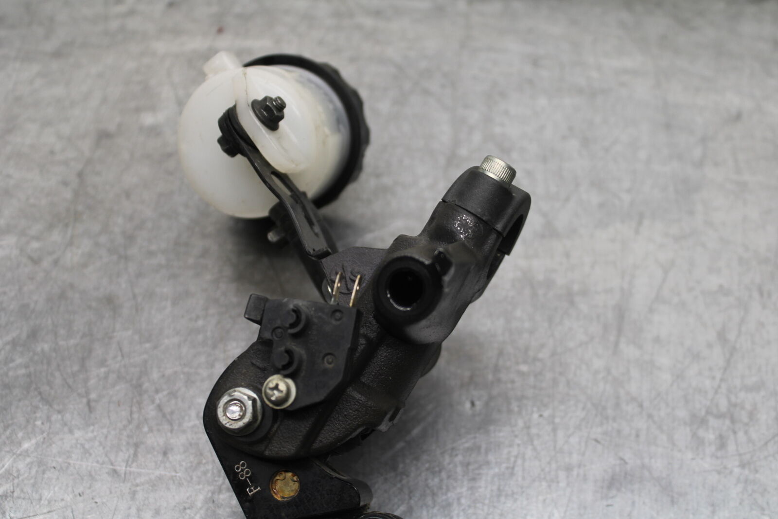 13-17 KAWASAKI NINJA ZX6R ZX636E FRONT BRAKE MASTER CYLINDER w/ LEVER BB735