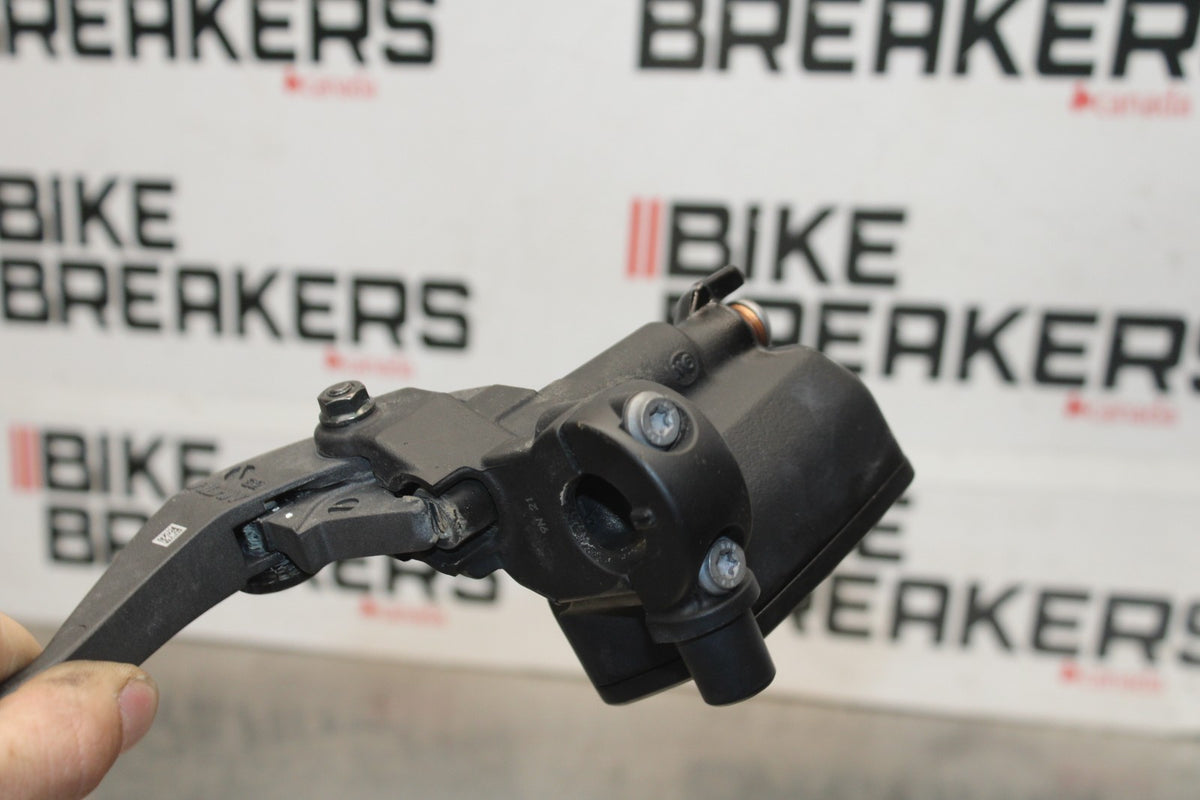 20-23 BMW F900R FRONT BRAKE MASTER CYLINDER w/ LEVER BB923