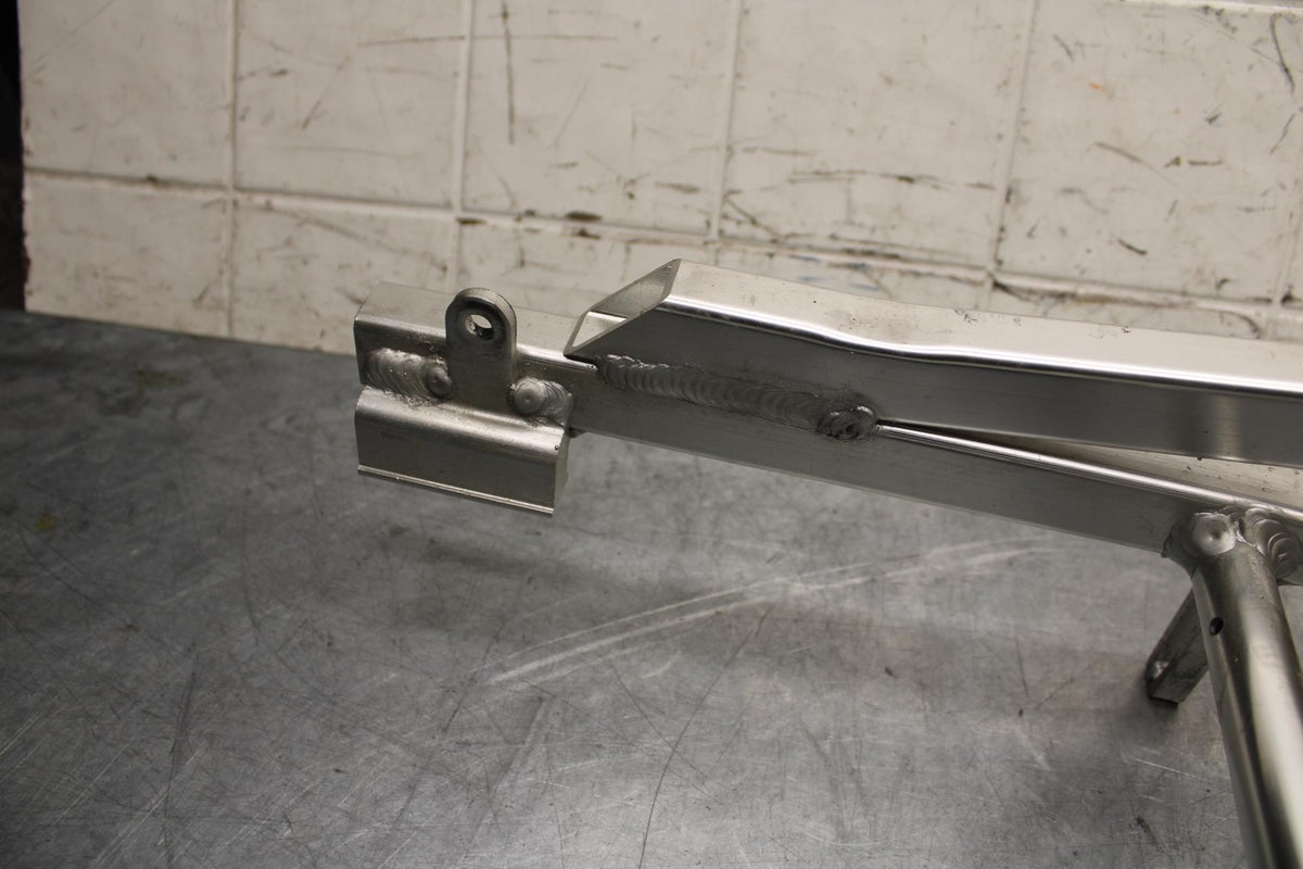 2000 Honda CBR600F4 REAR BACK TAIL SUBFRAME SUB FRAME BB552