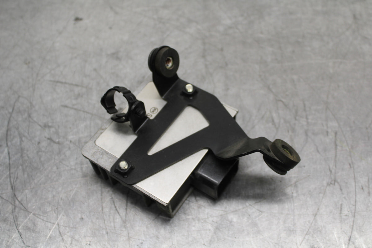 19-22 KAWASAKI Z400 RECTIFIER VOLTAGE REGULATOR BB738