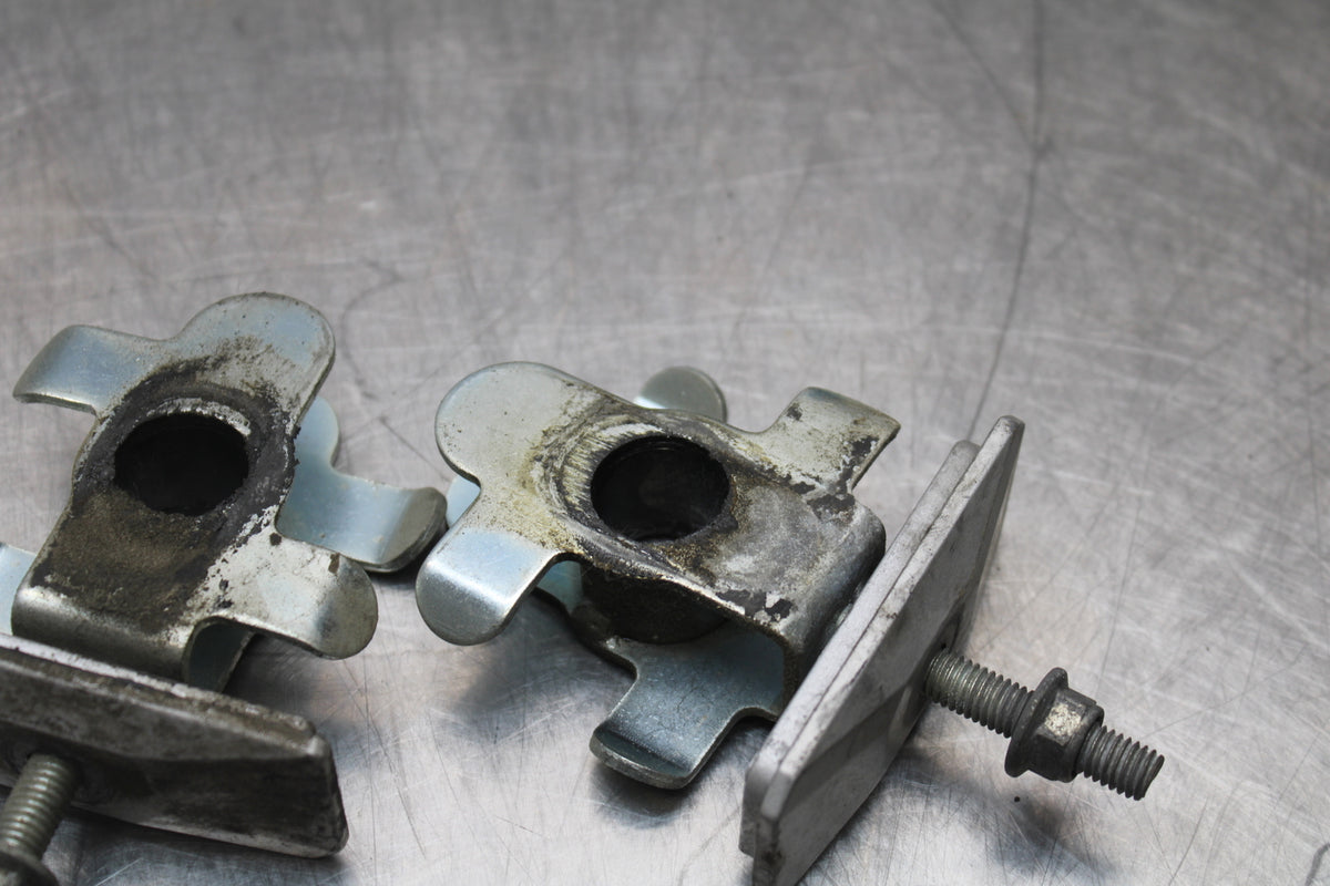 03 SUZUKI SV650S SWINGARM CHAIN TENSIONER ADJUSTMENT BRACKETS BB167