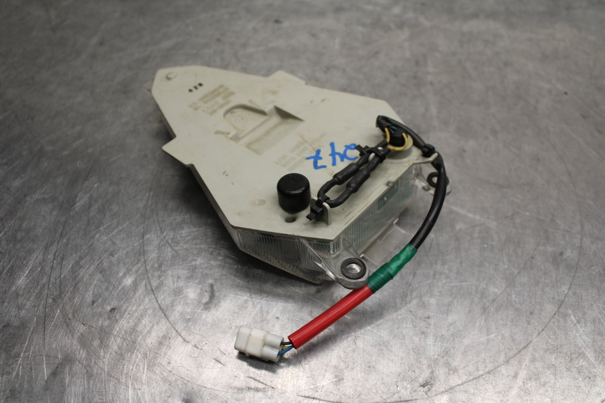 08-16 YAMAHA YZF R6 REAR TAIL TAILLIGHT BACK BRAKE LIGHT BB131