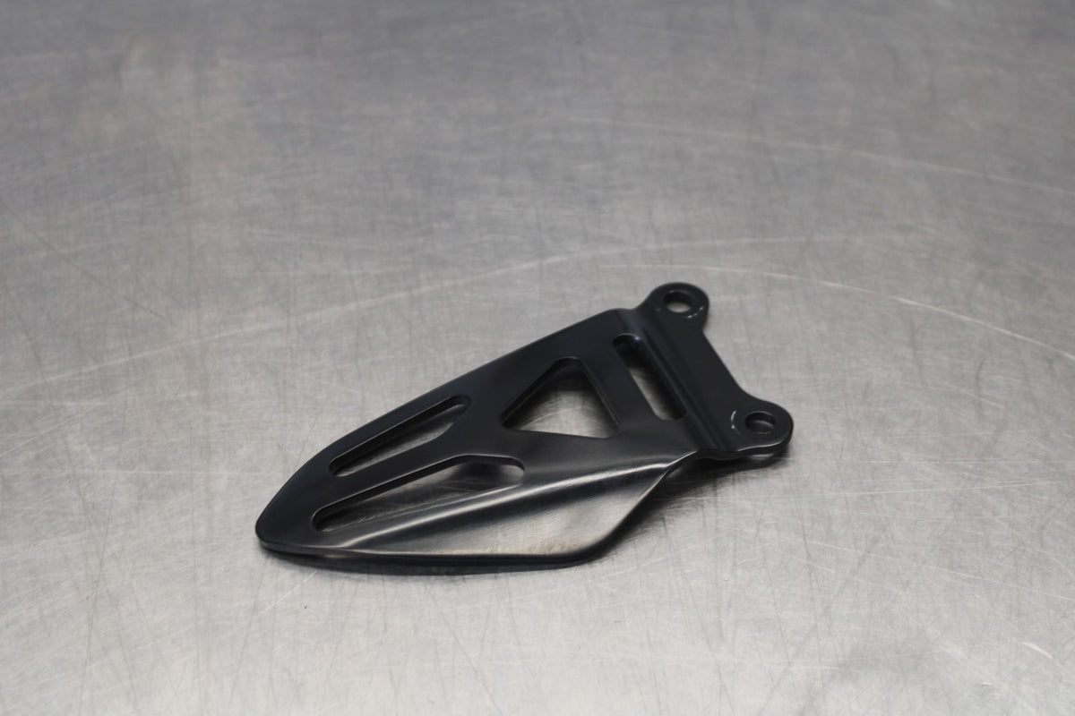 11-26 SUZUKI GSXR750 RIGHT REARSET REAR SET HEEL GUARD COVER  BB882