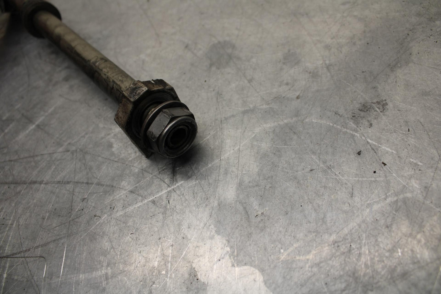 14-15 TRIUMPH STREET TRIPLE R REAR AXLE BACK WHEEL RIM PIVOT BOLT AXEL BB441