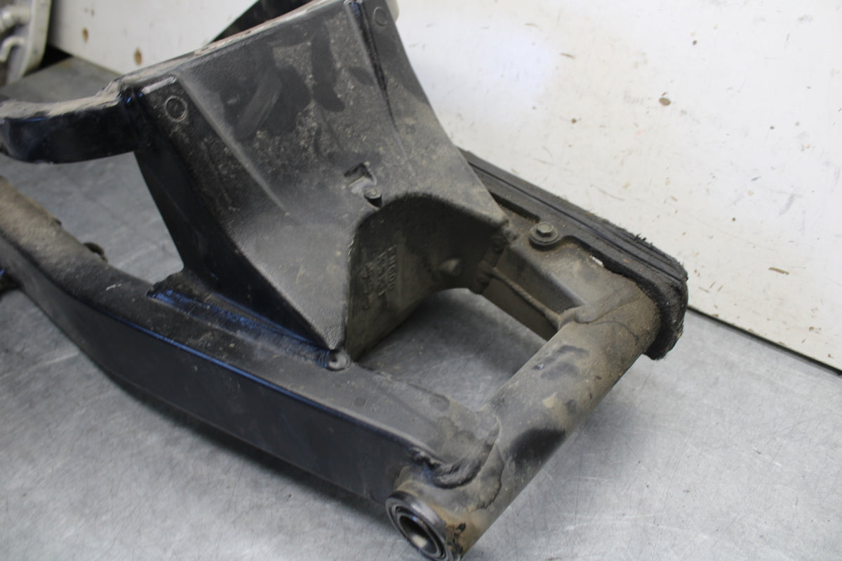 04-05 SUZUKI GSXR600 REAR SWINGARM SUSPENSION SWING ARM 61000-29G00 BB658