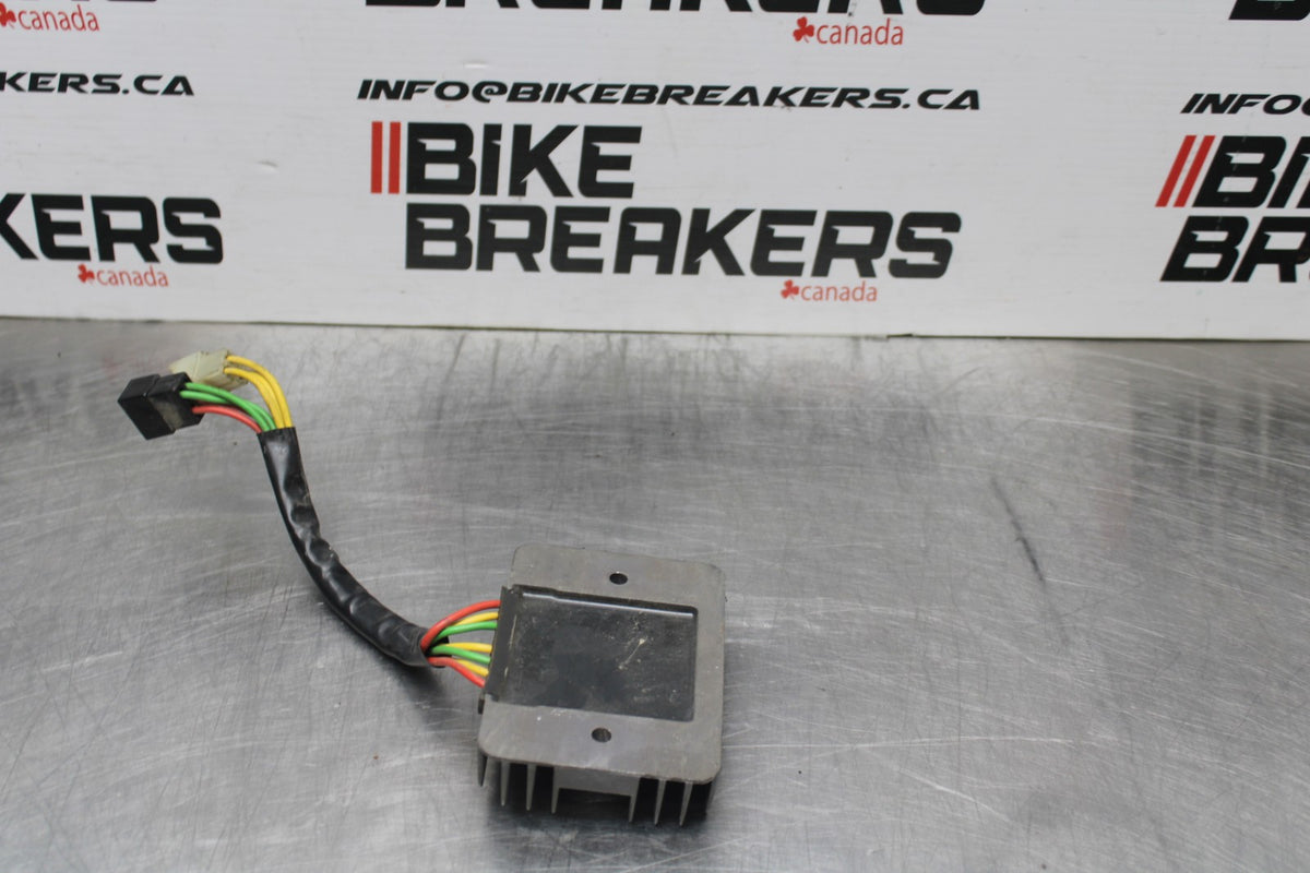 02 DUCATI MONSTER 620 RECTIFIER VOLTAGE REGULATOR BB851
