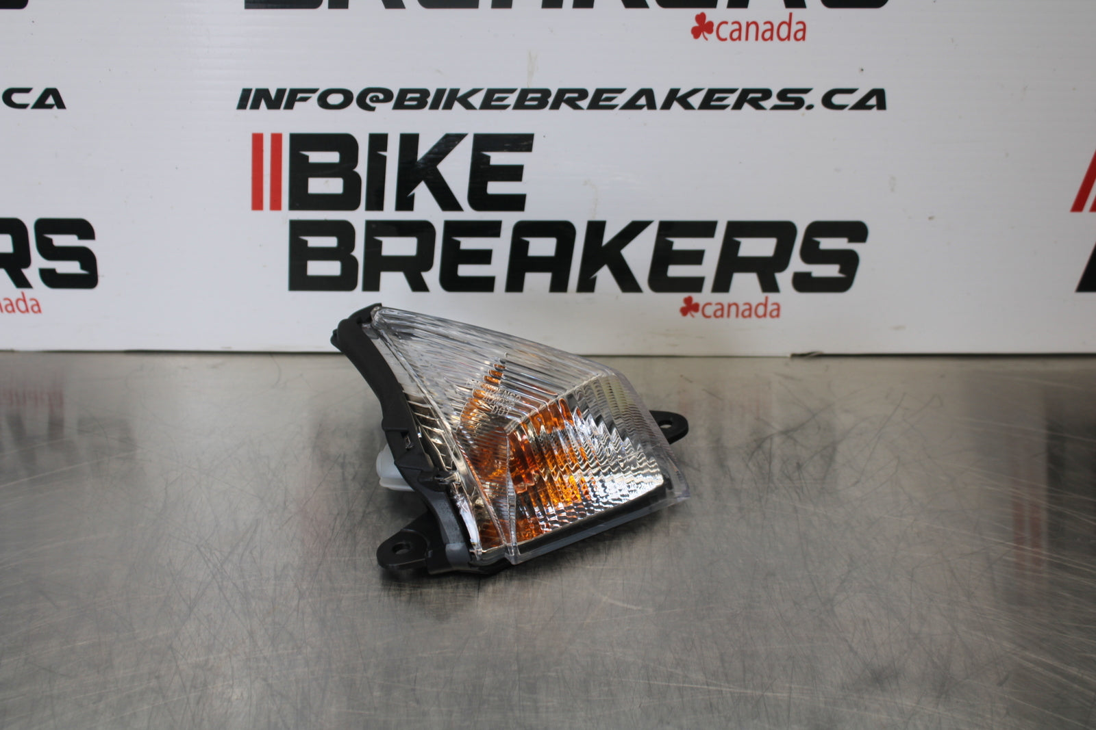 23-24 KAWASAKI NINJA ZX14R NEW!! RIGHT FRONT TURN SIGNAL LIGHT INDICATOR BB169