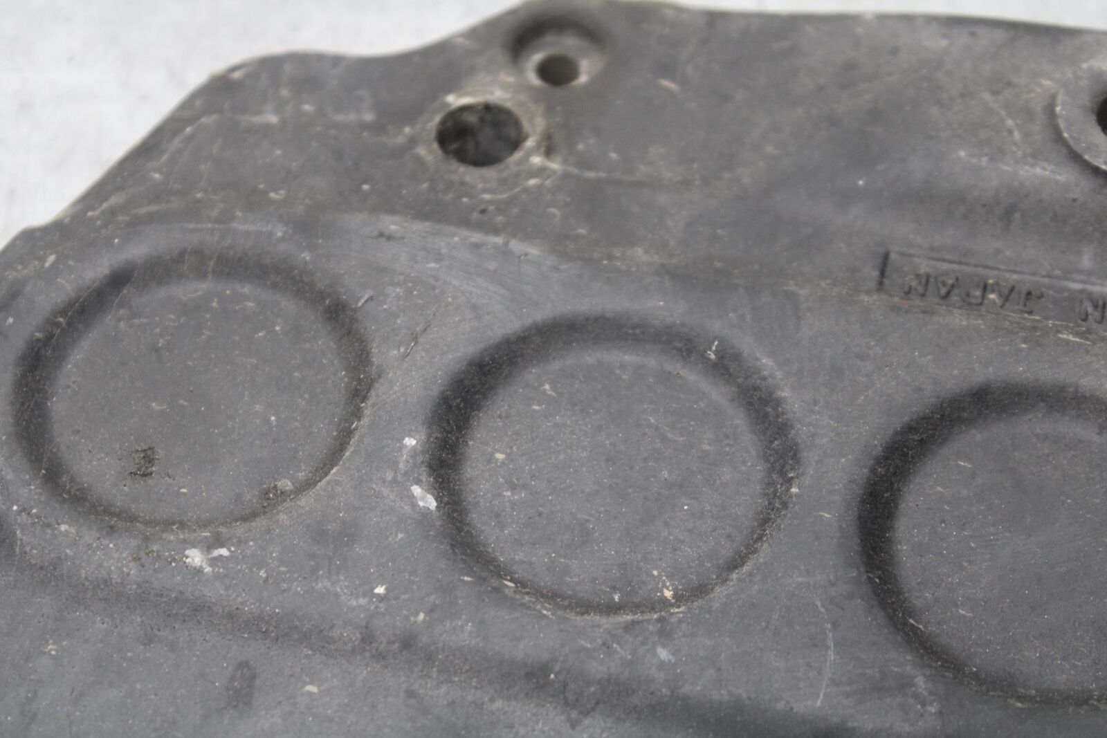 1988 Yamaha FZ600 ENGINE SPROCKET COVER BB601