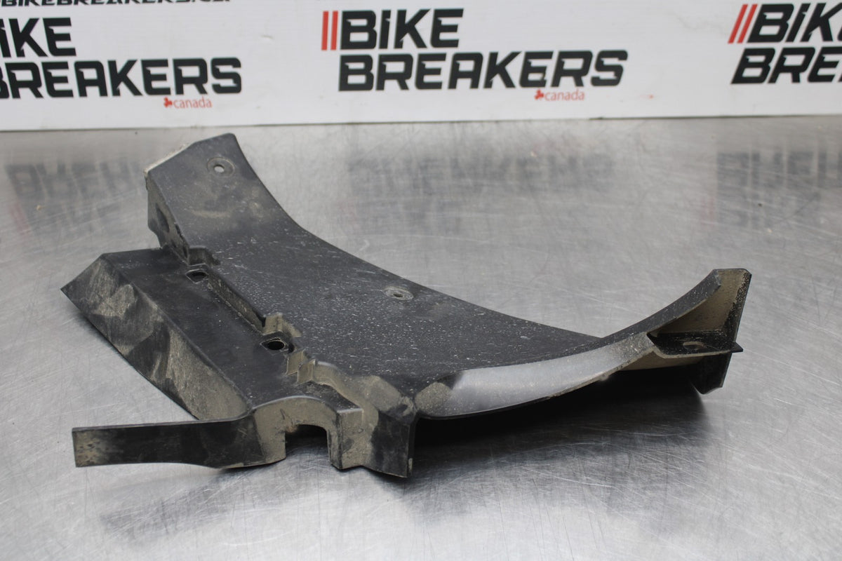 22-25 YAMAHA YZF R7 LEFT INNER FAIRING COWL PANEL TRIM OEM BB769