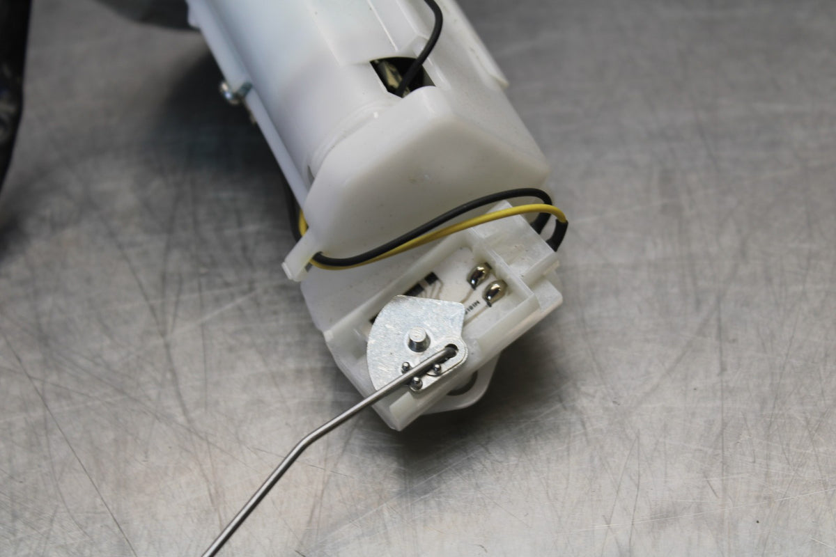 24-25 KAWASAKI NINJA ZX4R FUEL PUMP GAS PETROL SENDER UNIT BB174