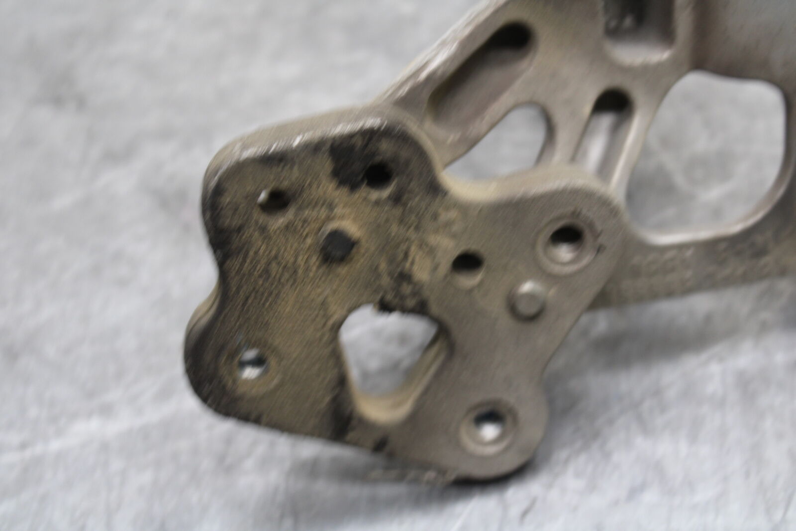 08-10 SUZUKI GSXR 600 LEFT REARSET REAR SET DRIVER FOOT PEG REST STOP  BB721