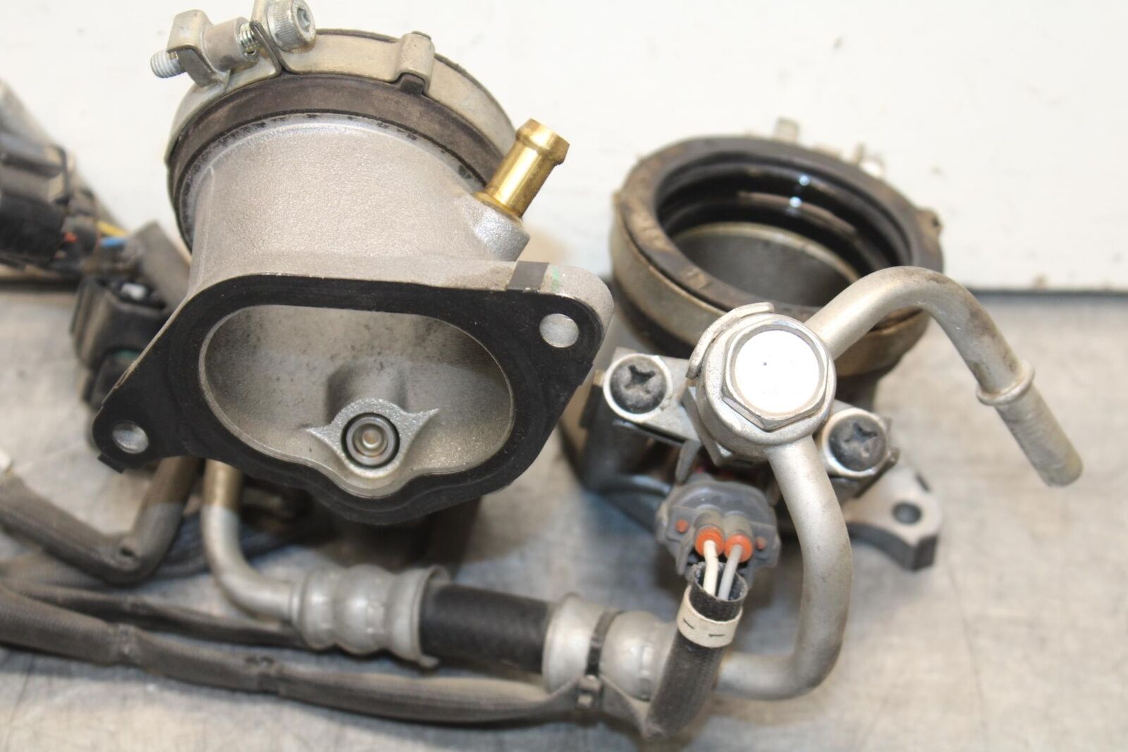 06-14 YAMAHA ROADLINER S XV1900S THROTTLE BODY BODIES BB619