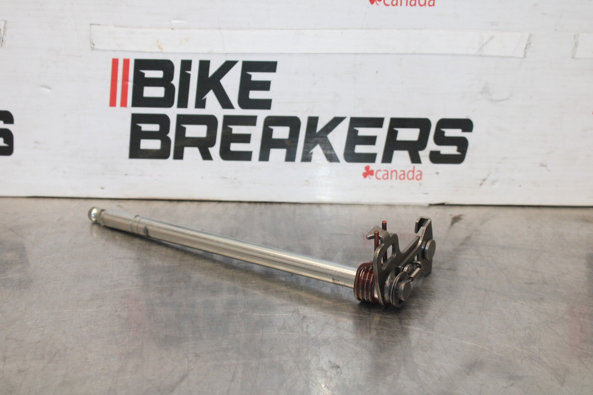 25 KAWASAKI Z900 SHIFTER SHIFT SHAFT BB928