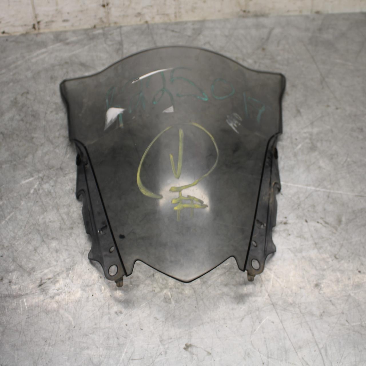 2015 Yamaha YZF R3 FRONT WINDSHIELD WINDSCREEN  1WD-F8381-00-00 BB526