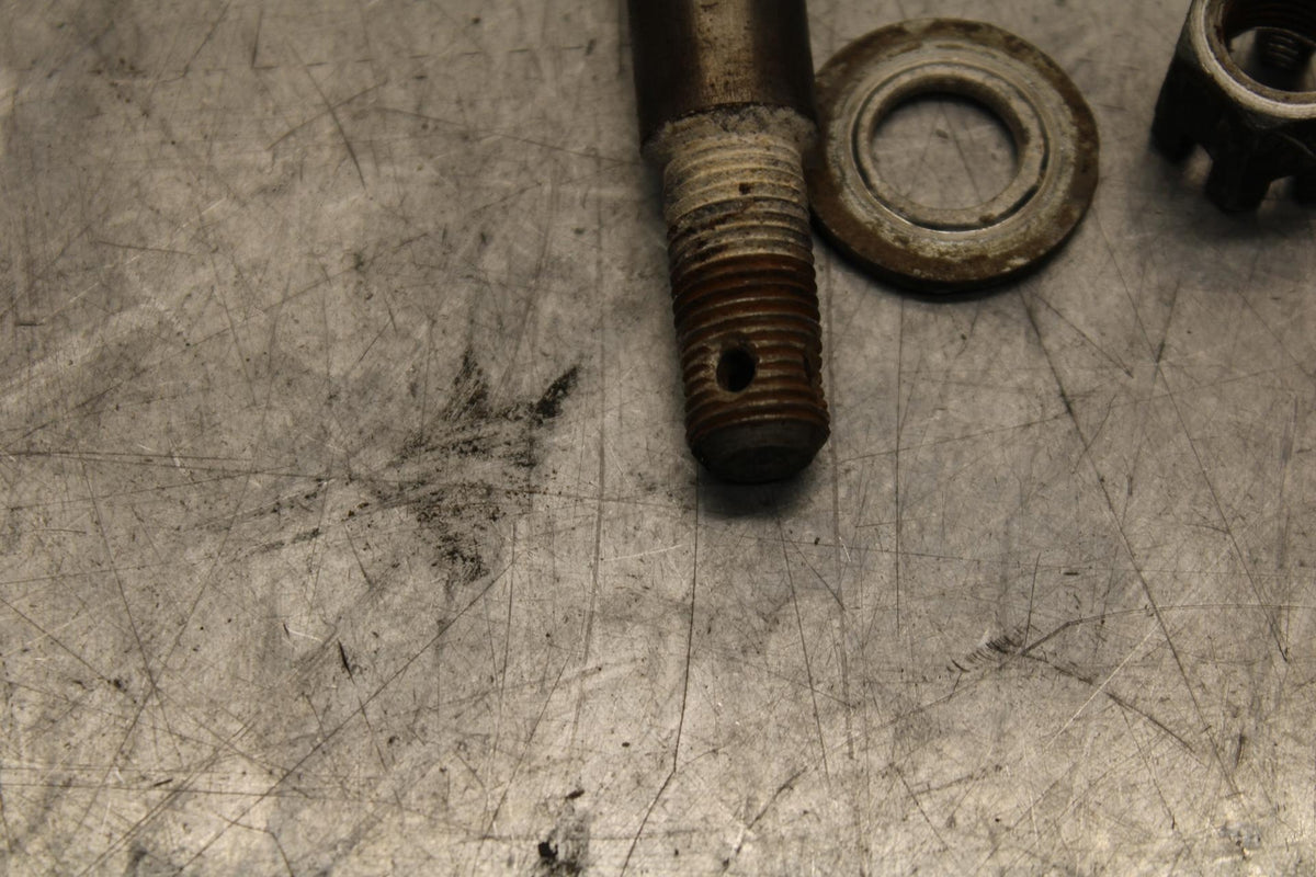 75 SUZUKI GT 550 FRONT WHEEL RIM AXLE PIVOT BOLT BB67