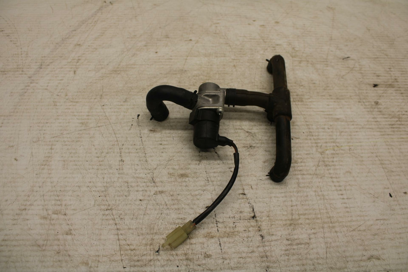 08-11 TRIUMPH SPEED TRIPLE AIR VALVE SOLENOID TOP ENGINE SWITCH SENSOR BB366