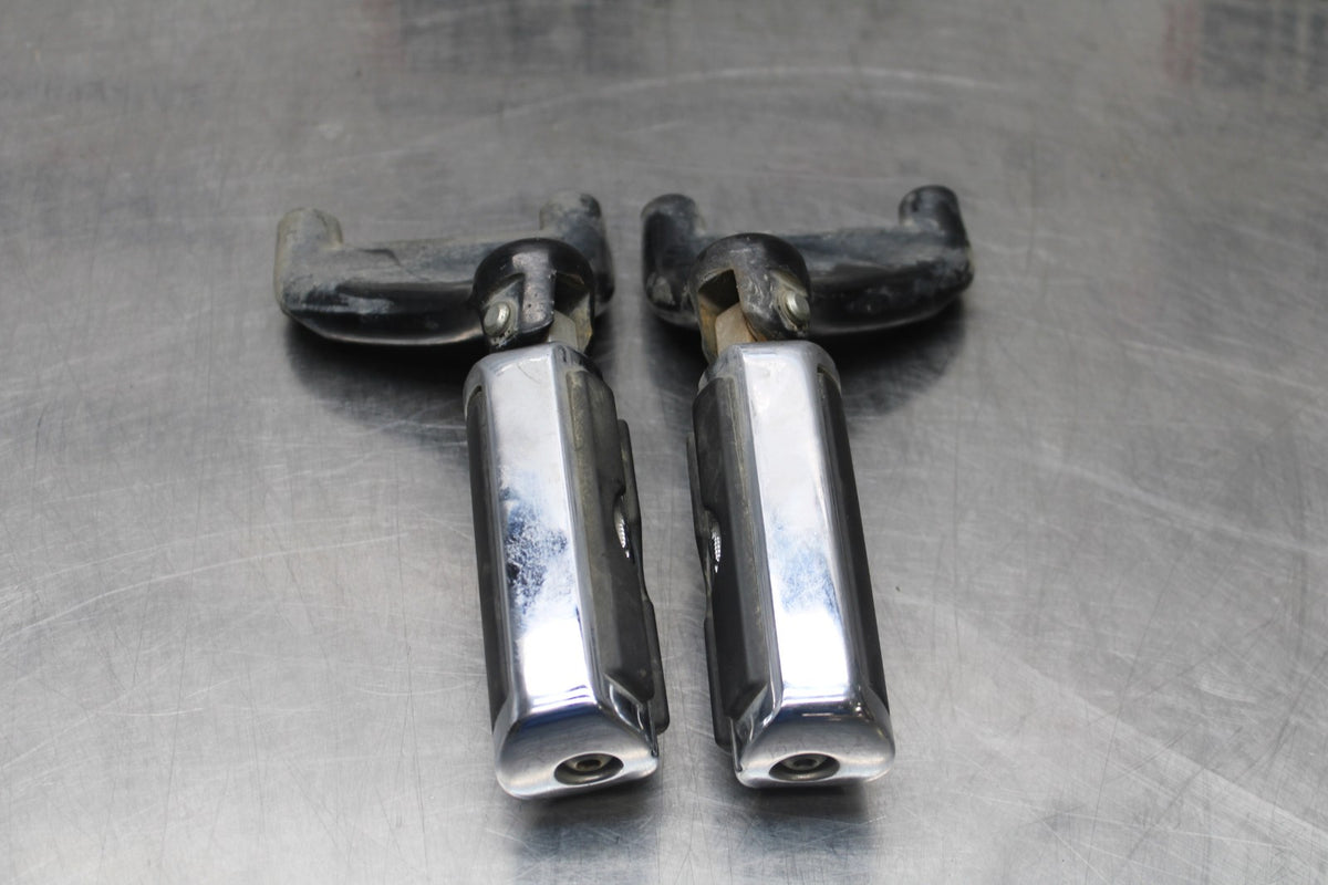 08 HARLEY-DAVIDSON SPORTSTER 1200 REAR PASSENGER FOOT STEP PEG SET BB794