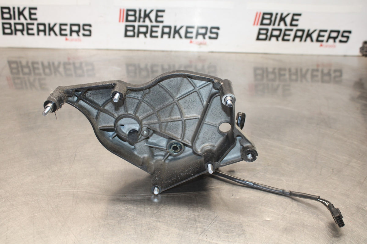 15-26 SUZUKI GSXR600 ENGINE SPROCKET COVER BB888