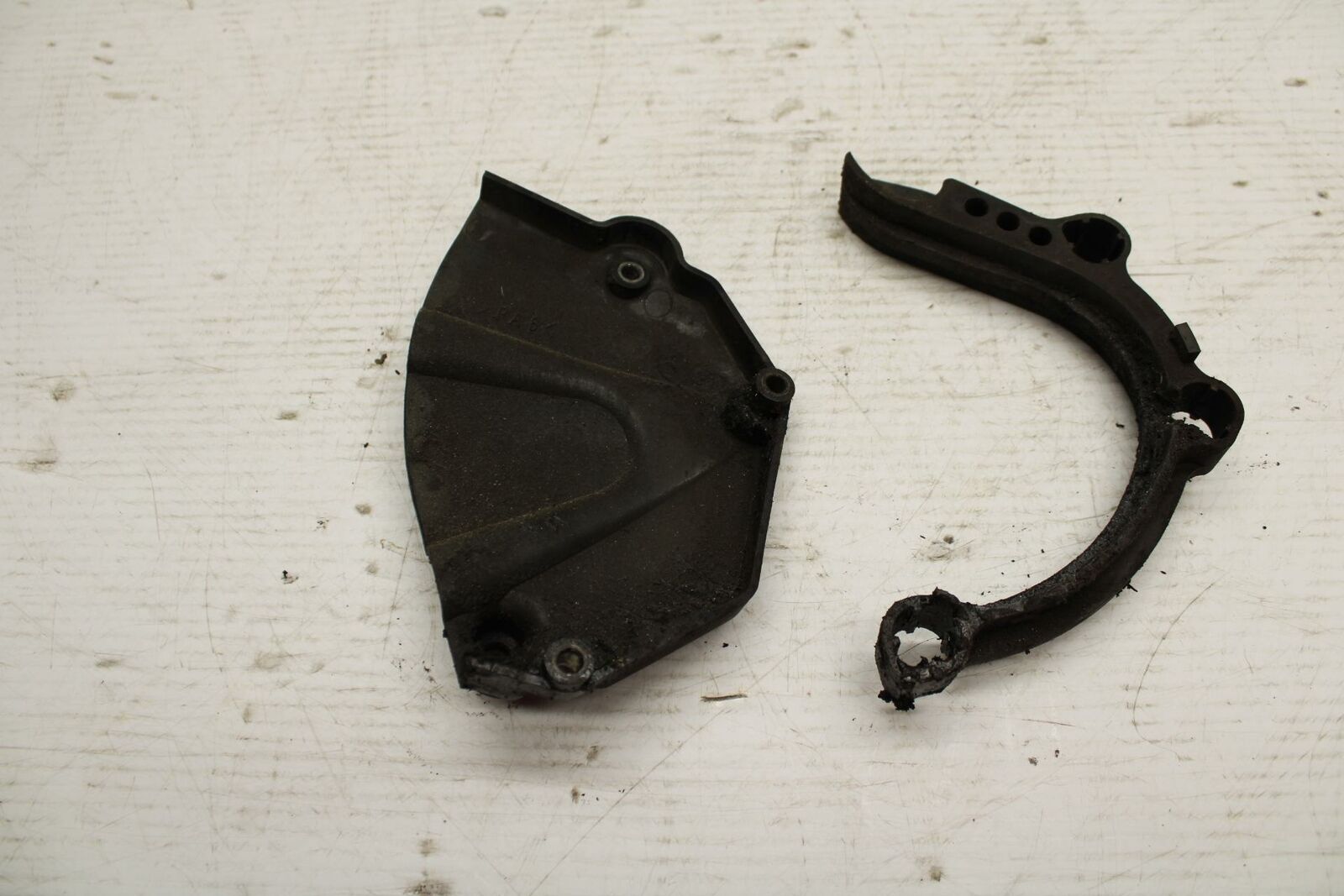 07 YAMAHA YZF R6 2c0 ENGINE SPROCKET COVER 2C0-15418-00-00 BB297