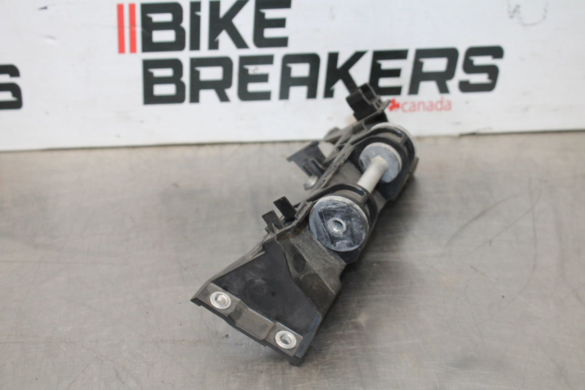 17-20 BMW S1000R GAS TANK FUEL CELL PETROL RESERVOIR BRACKET MOUNT BB909