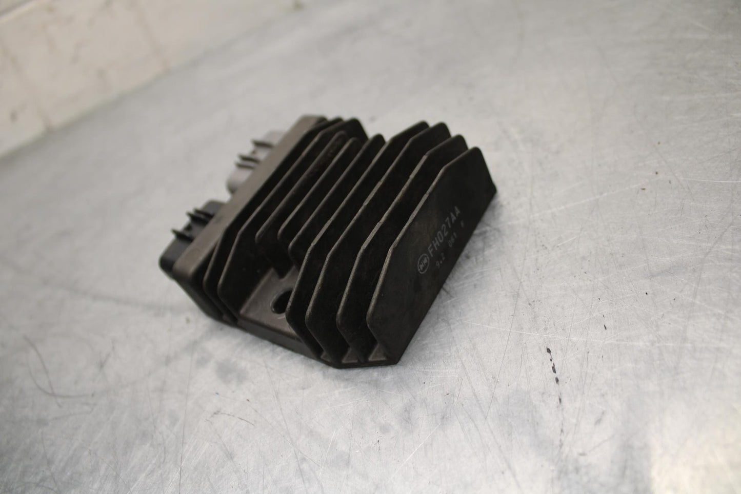 18-20 YAMAHA MT-07  MT-07 ABS RECTIFIER VOLTAGE REGULATOR BB454
