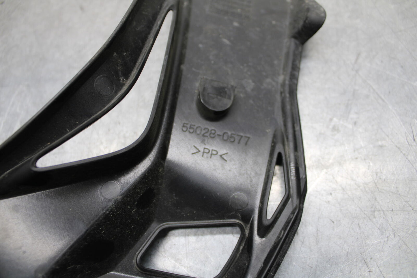 16 KAWASAKI NINJA ZX10R RIGHT FRONT DUCT COVER  BB650