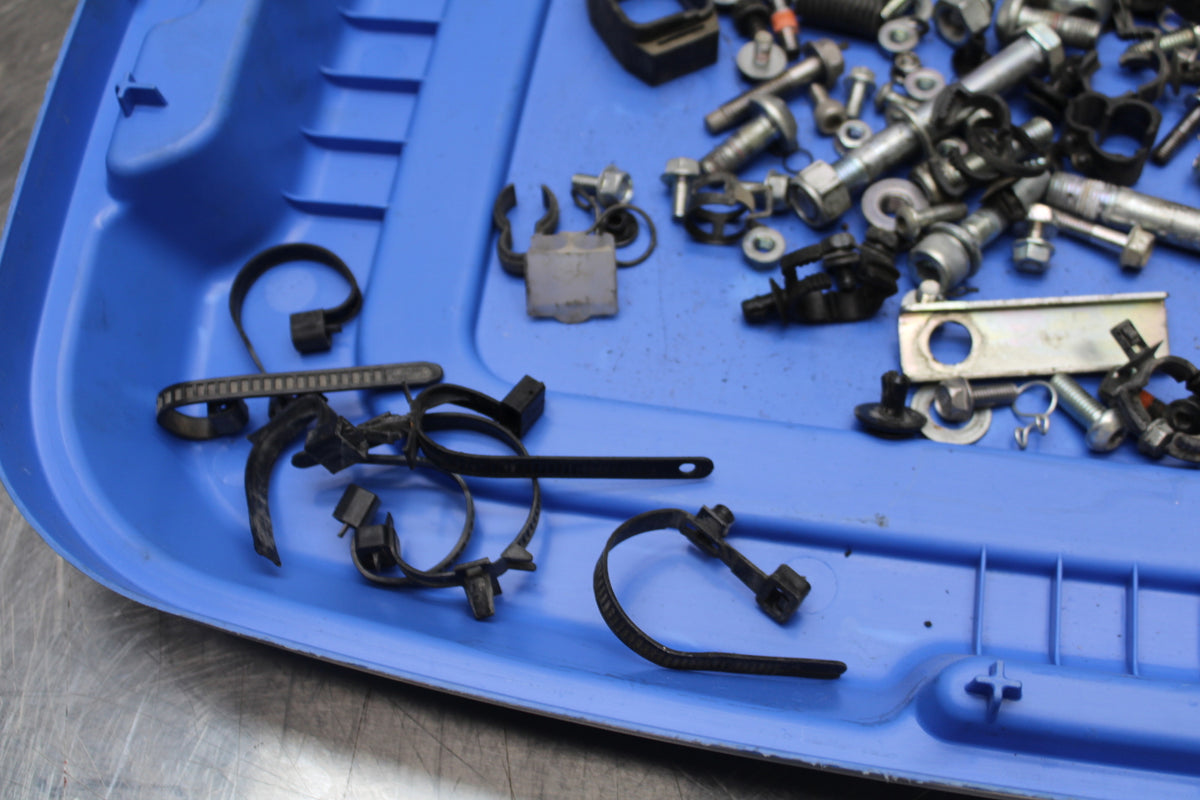 09-15 YAMAHA FZ6R ENGINE MOUNTING BOLTS HARDWARE MOTOR SCREWS BB161