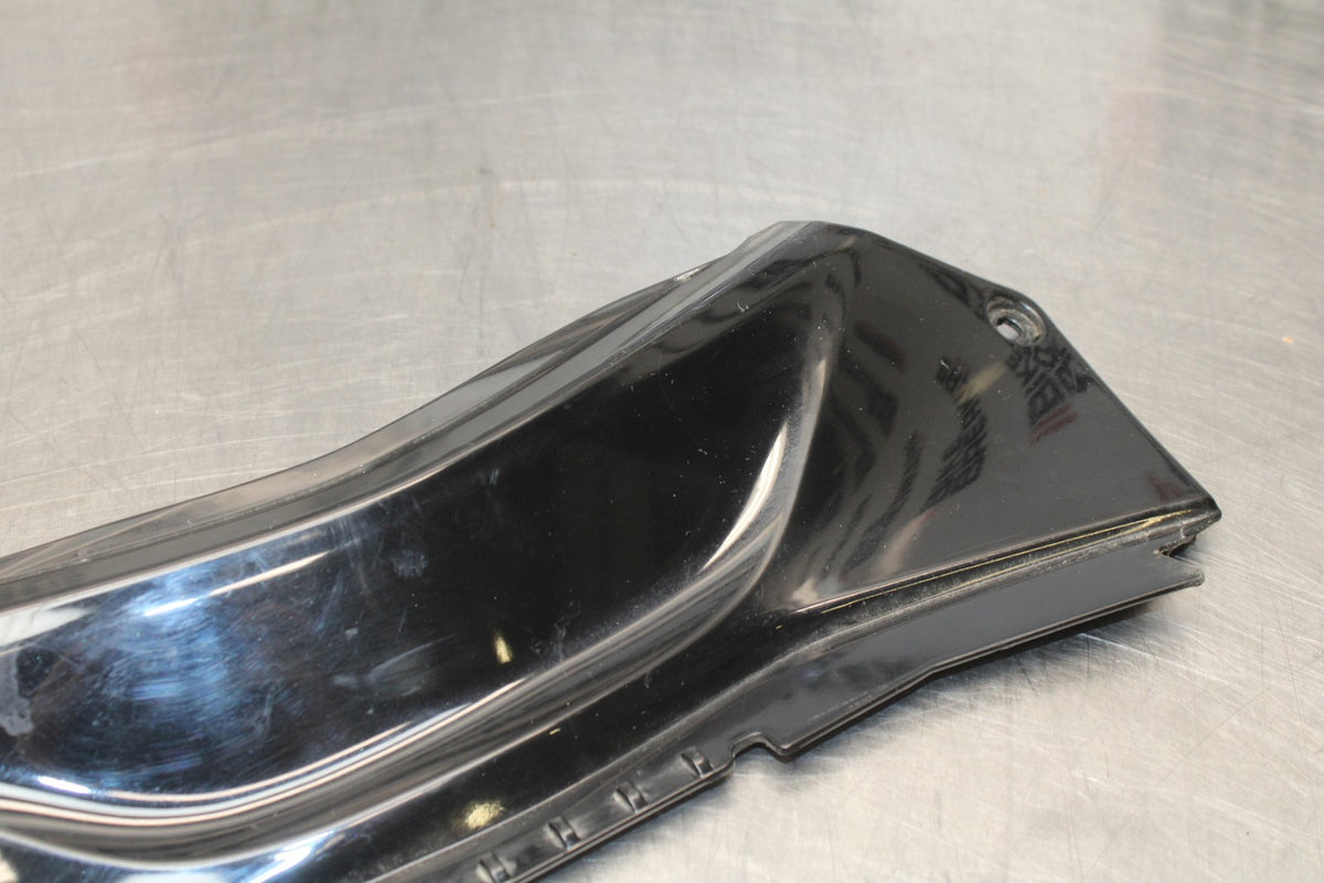 23 YAMAHA YZF R3 CENTER REAR BACK TAIL FAIRING COVER TRIM COWL BB806