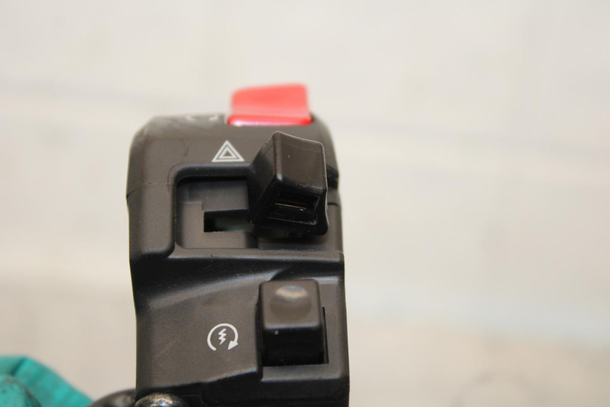 22-23 YAMAHA YZF R7 RIGHT CLIP ON HANDLE KILL OFF START SWITCH  BB583