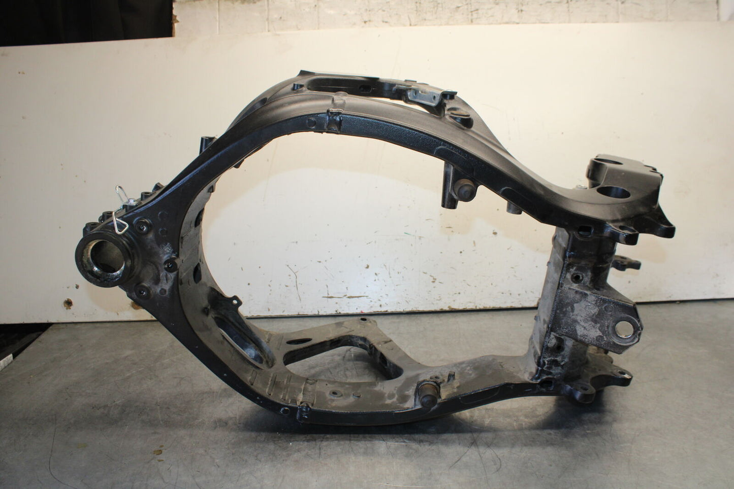 11-23 SUZUKI GSXR 750 FRAME CHASSIS BB630