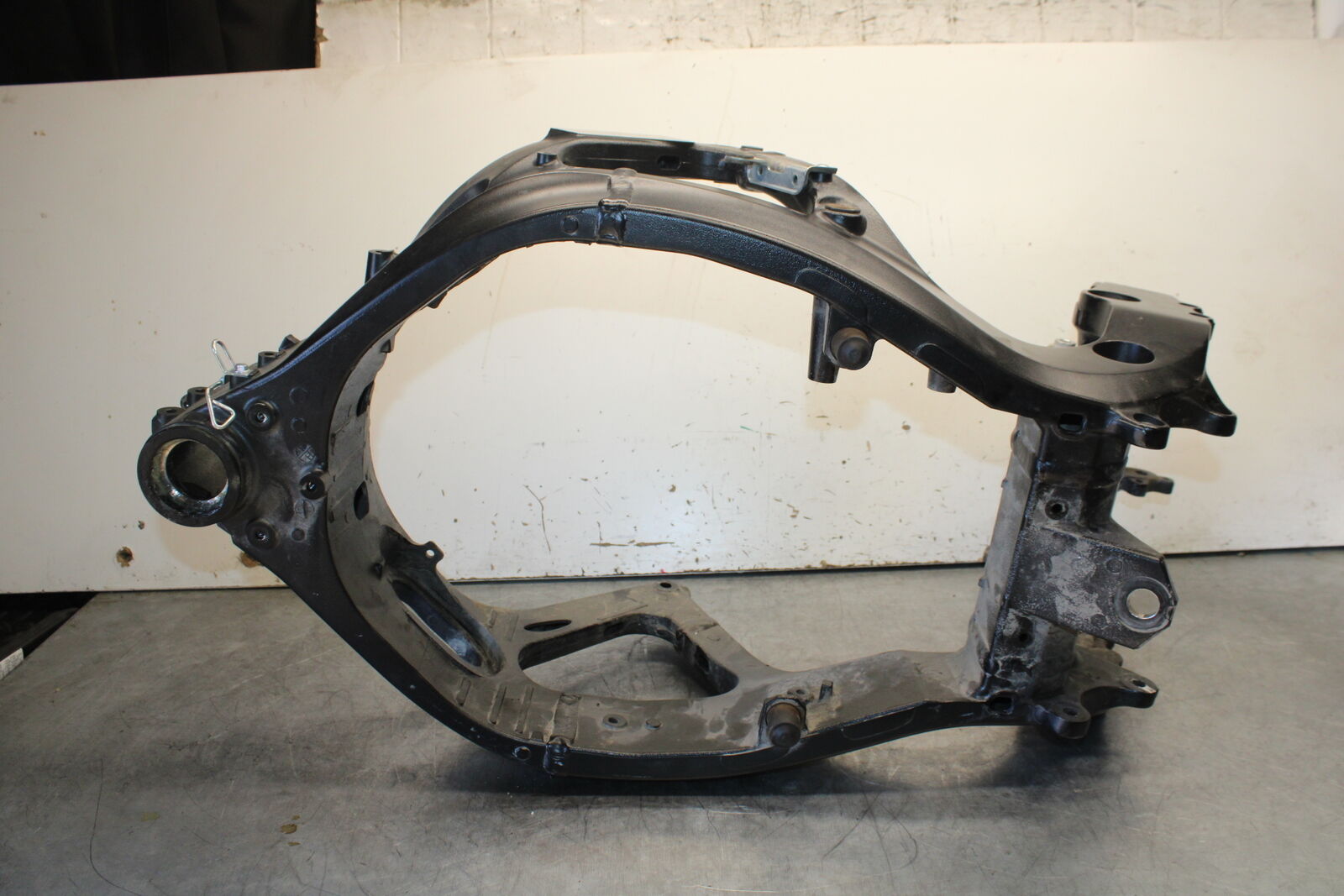 11-23 SUZUKI GSXR 750 FRAME CHASSIS BB630