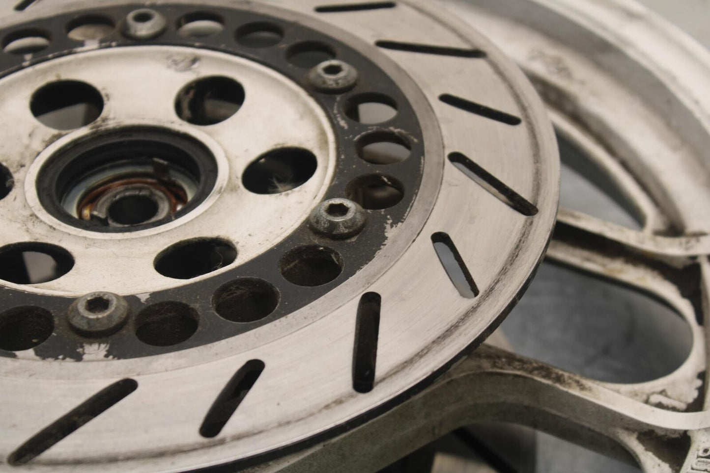1988 Yamaha FZ600 FRONT WHEEL AND LEFT RIGHT BRAKE ROTORS DISCS BB601