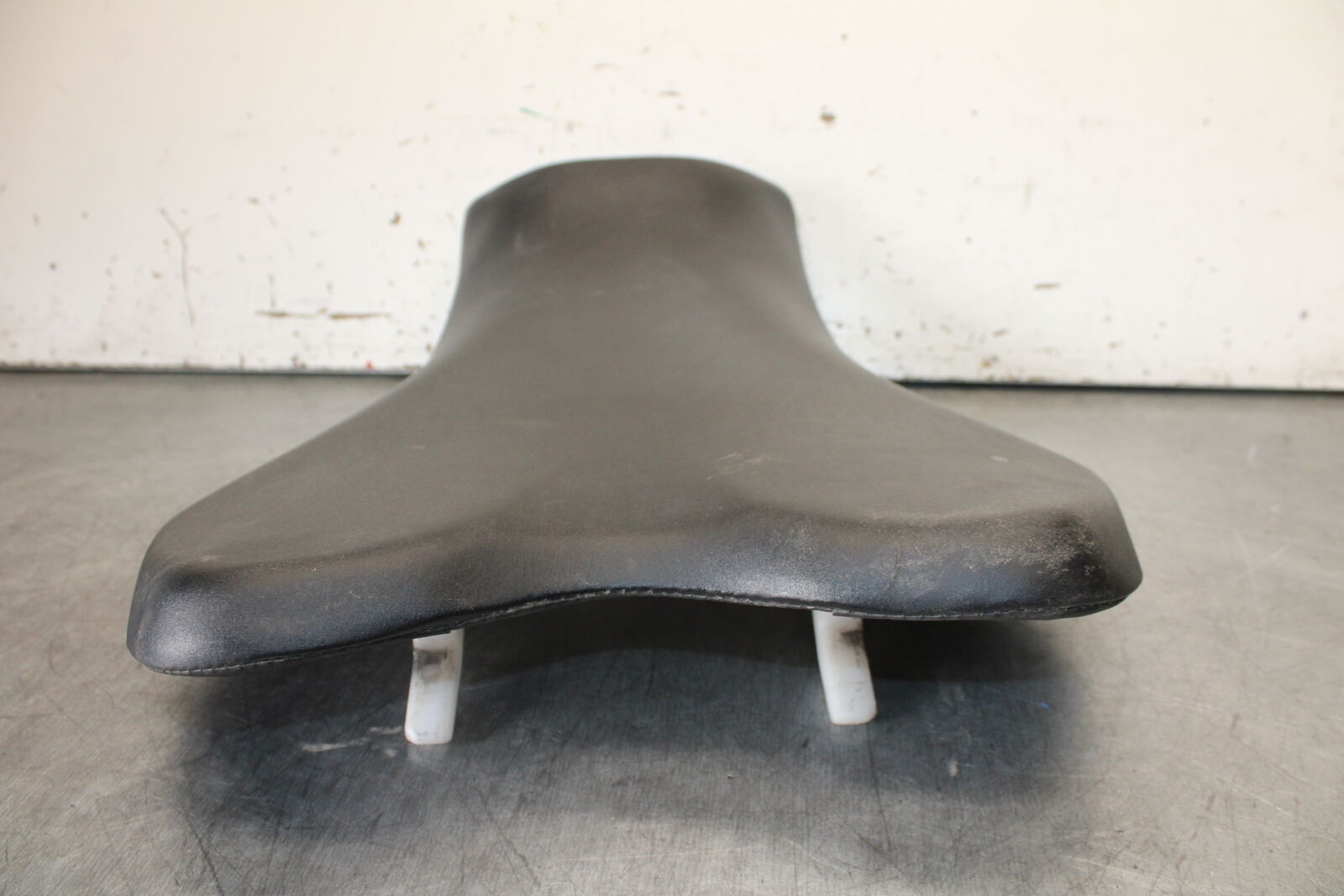05-06 HONDA CBR600RR FRONT DRIVERS SEAT PAD SADDLE PILLION BB624