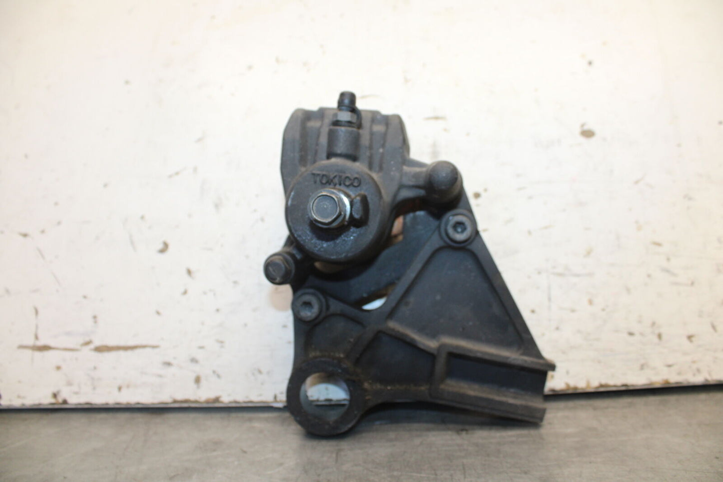 09-12 KAWASAKI NINJA ZX6R REAR BACK BRAKE CALIPER W MOUNT BRACKET BB698