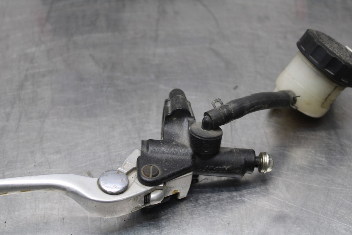 98 KAWASAKI NINJA ZX6 FRONT BRAKE MASTER CYLINDER w/ LEVER BB870