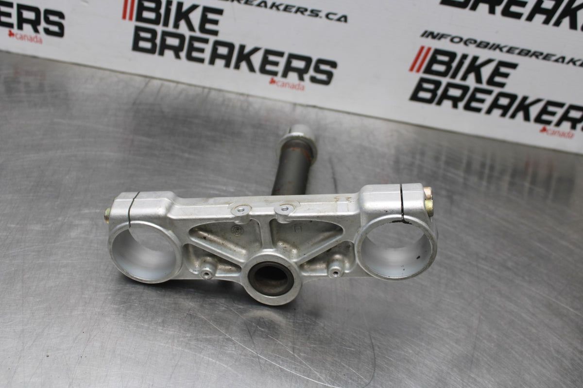 02 DUCATI MONSTER 620 FRONT FORKS CLAMP LOWER TRIPLE TREE STEM BB851