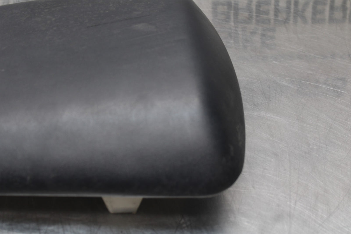 98 KAWASAKI NINJA ZX6 REAR BACK PASSENGER TANDEM SEAT PAD SADDLE PILLION BB870
