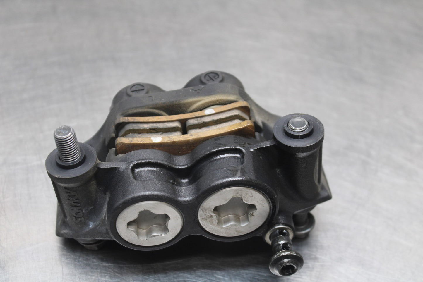 22-25 YAMAHA YZF R7 RIGHT LEFT FRONT BRAKE CALIPER SET PAIR CALIPERS BB769