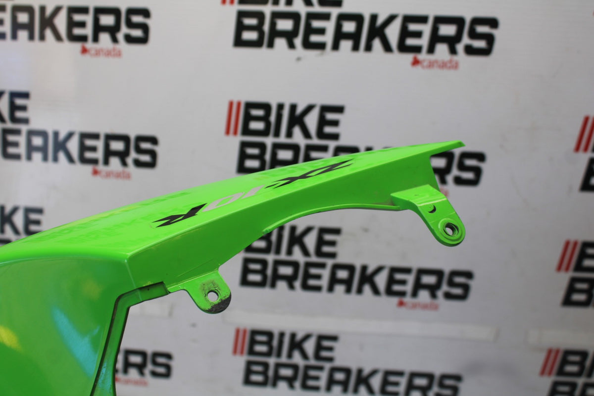 08 KAWASAKI NINJA ZX10R RIGHT REAR BACK TAIL FAIRING COWL SHROUD BB902