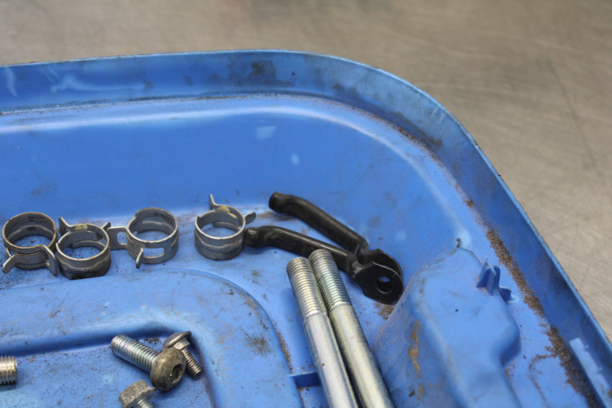 18 SUZUKI GSXR750 MOUNTING BOLTS HARDWARE SCREWS BB891