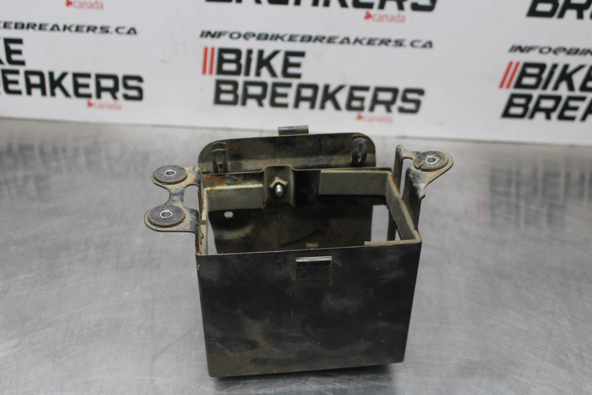 77 SUZUKI GS750 BATTERY BOX TRAY COVER BB779