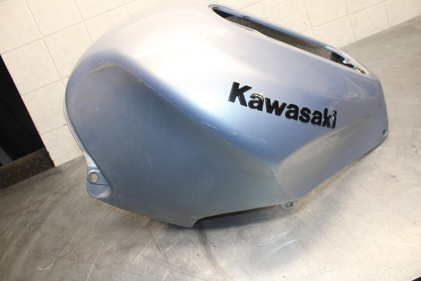 2003 Kawasaki Ninja ZX12R ZX1200B GAS TANK FUEL CELL COVER FAIRING COWL BB472