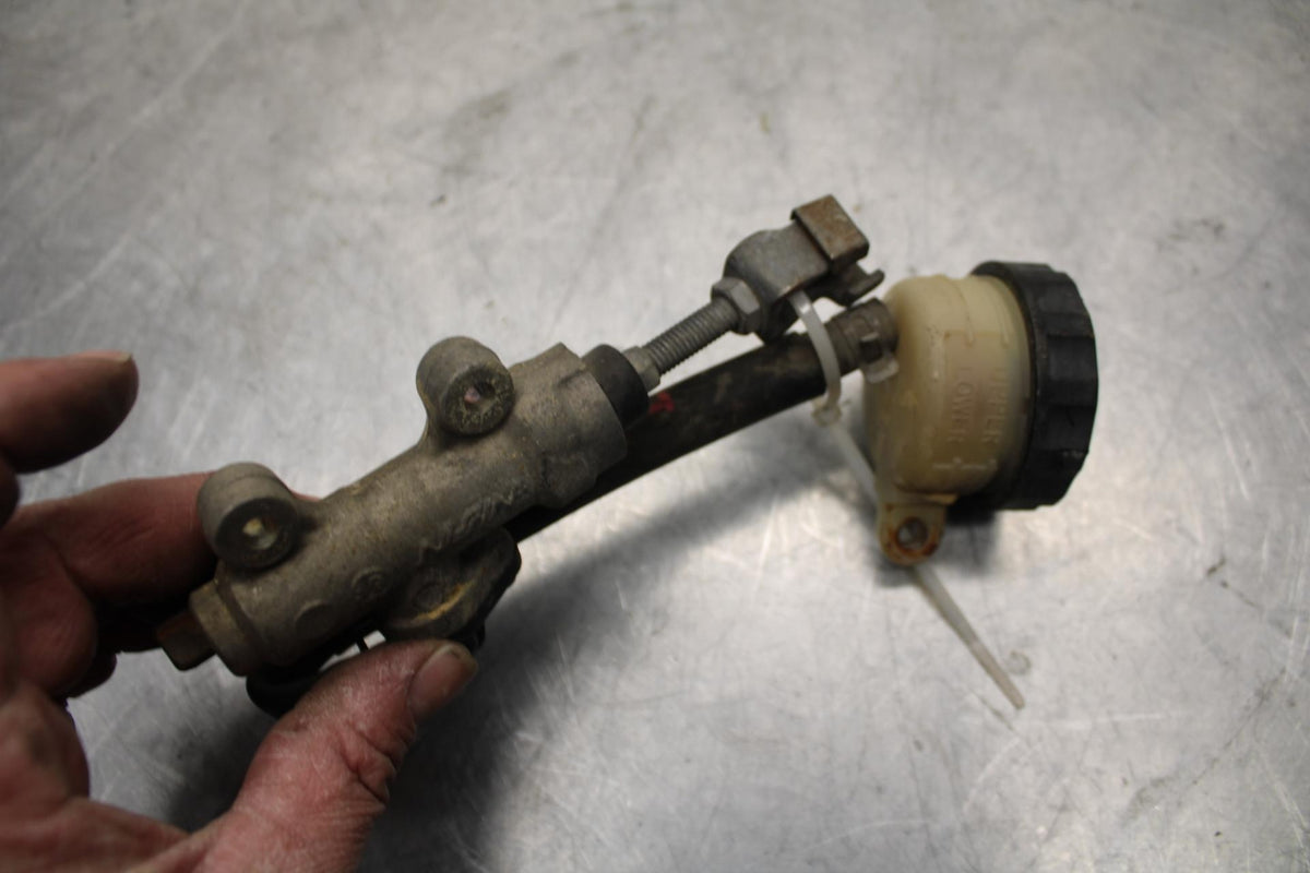 1996 Honda CBR900RR REAR BACK BRAKE MASTER CYLINDER W RESERVOIR BB09