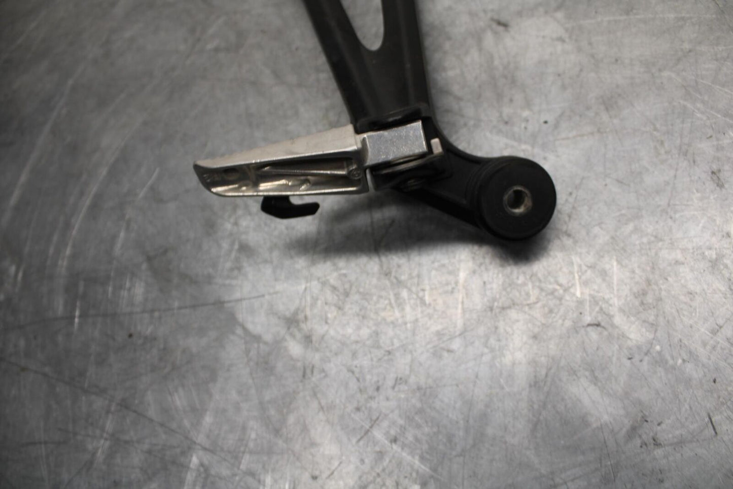 11-21 SUZUKI GSXR750 RIGHT REAR BACK PASSENGER PEG 43600-14J00 BB486