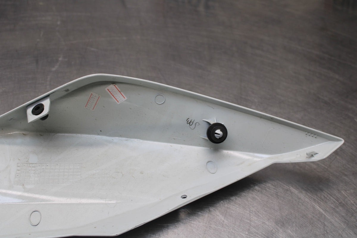 18-26 KAWASAKI Z400 RIGHT REAR BACK TAIL FAIRING COWL SHROUD BB852