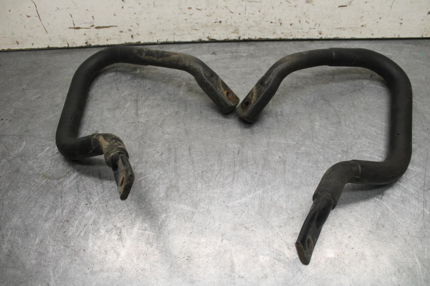 05-06 YAMAHA ROYAL STAR PASSENGER REAR SEAT GRAB BAR HANDLE SET BB697